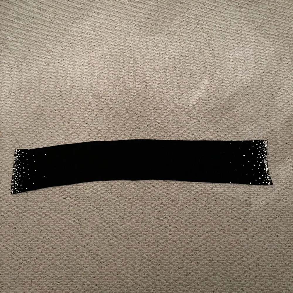 William Sharp NWOT Cashmere Crystal Embellished Hat, Scarf And Gloves - Picture 3 of 5